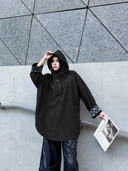 フードエンブロイダリーフリーストップス