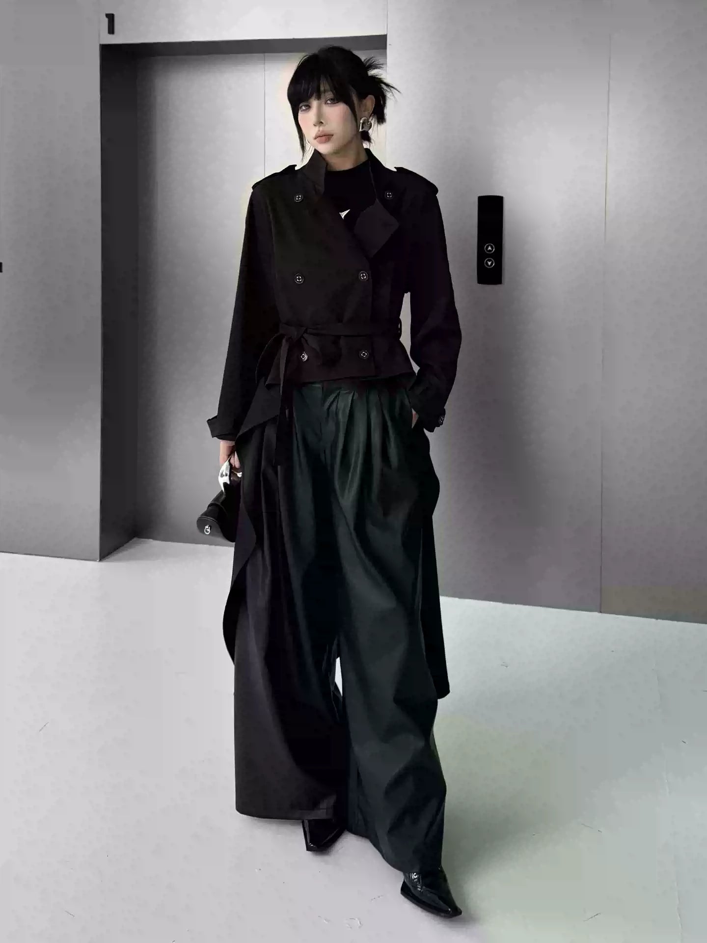 ドレープカットトレンチコート