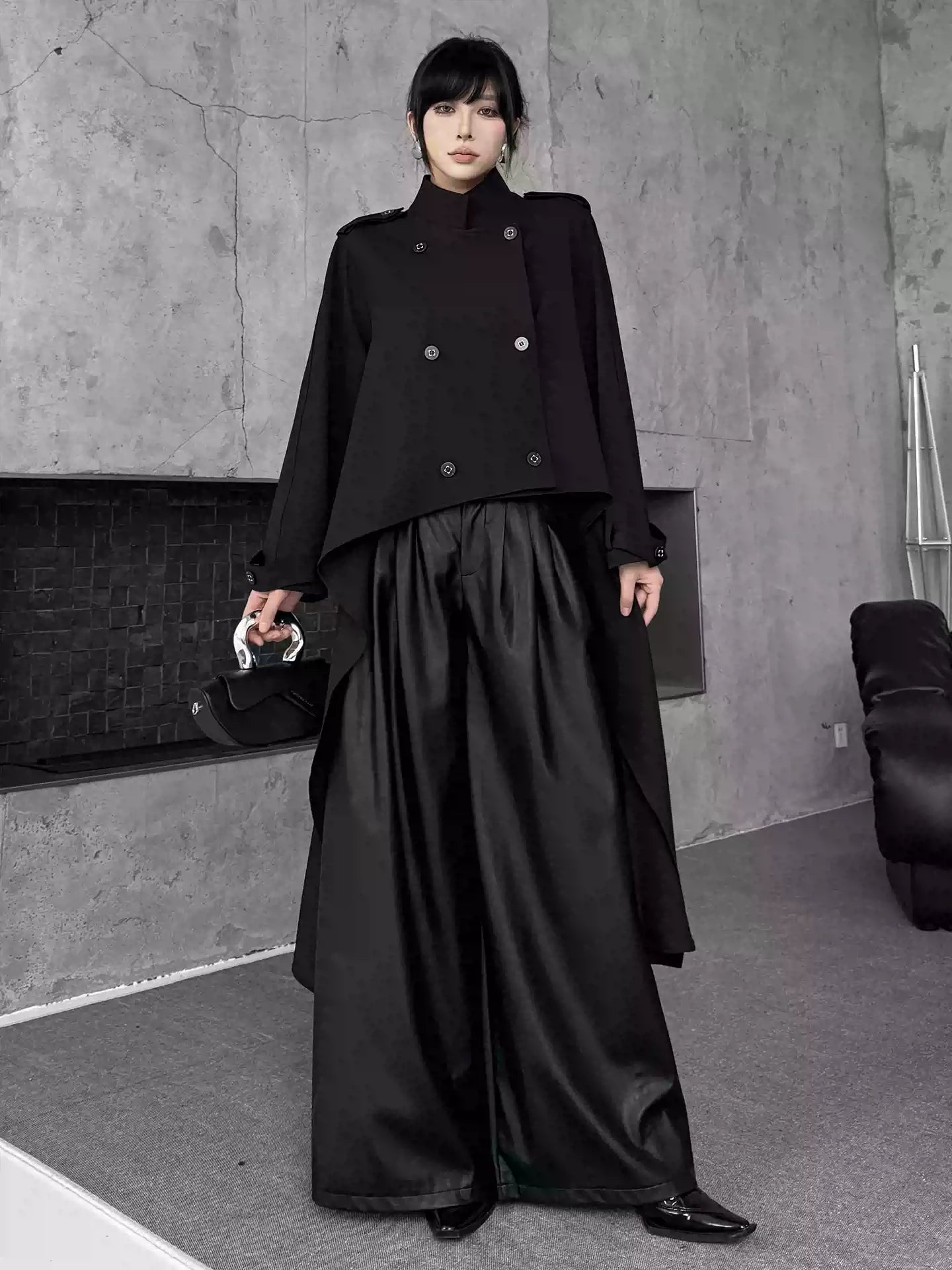 ドレープカットトレンチコート