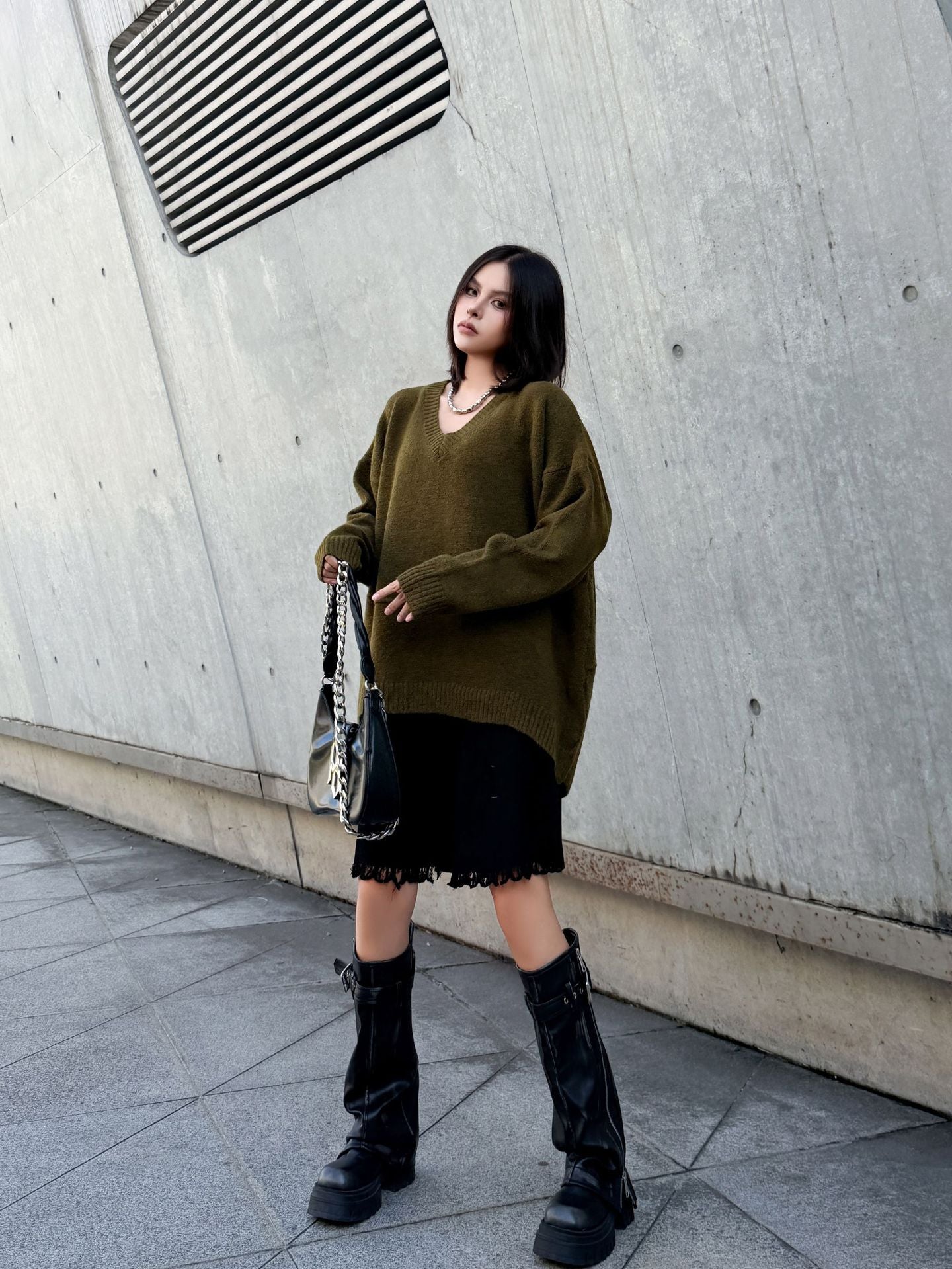 Vネックオーバーセーター