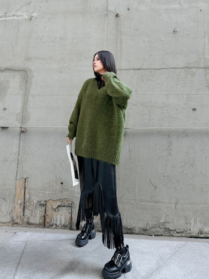 Vネックルーズニットセーター