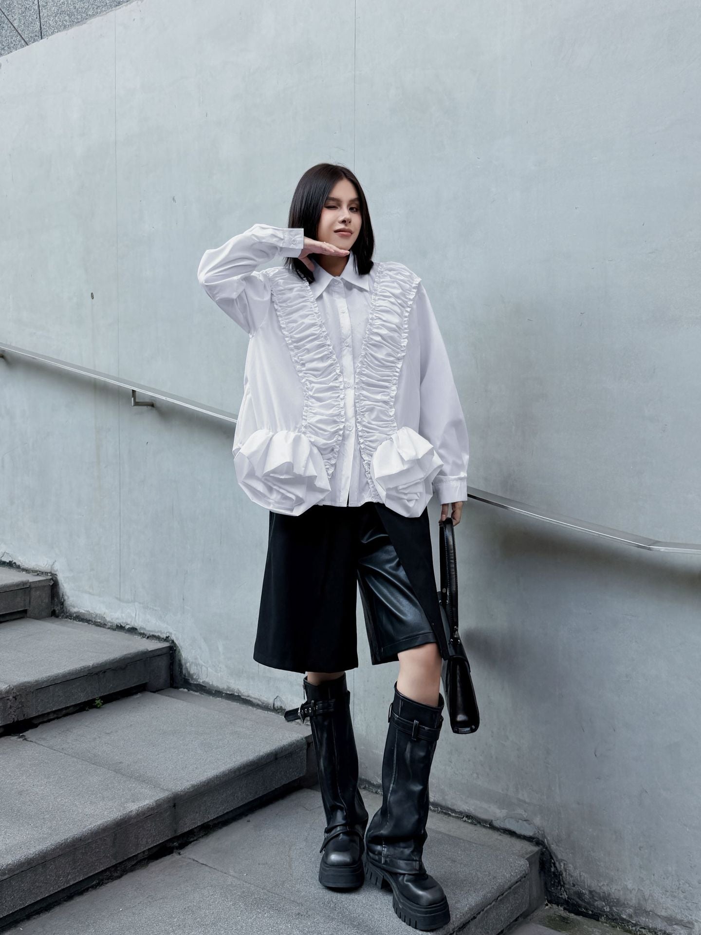 ラッフルペプラムブラウス