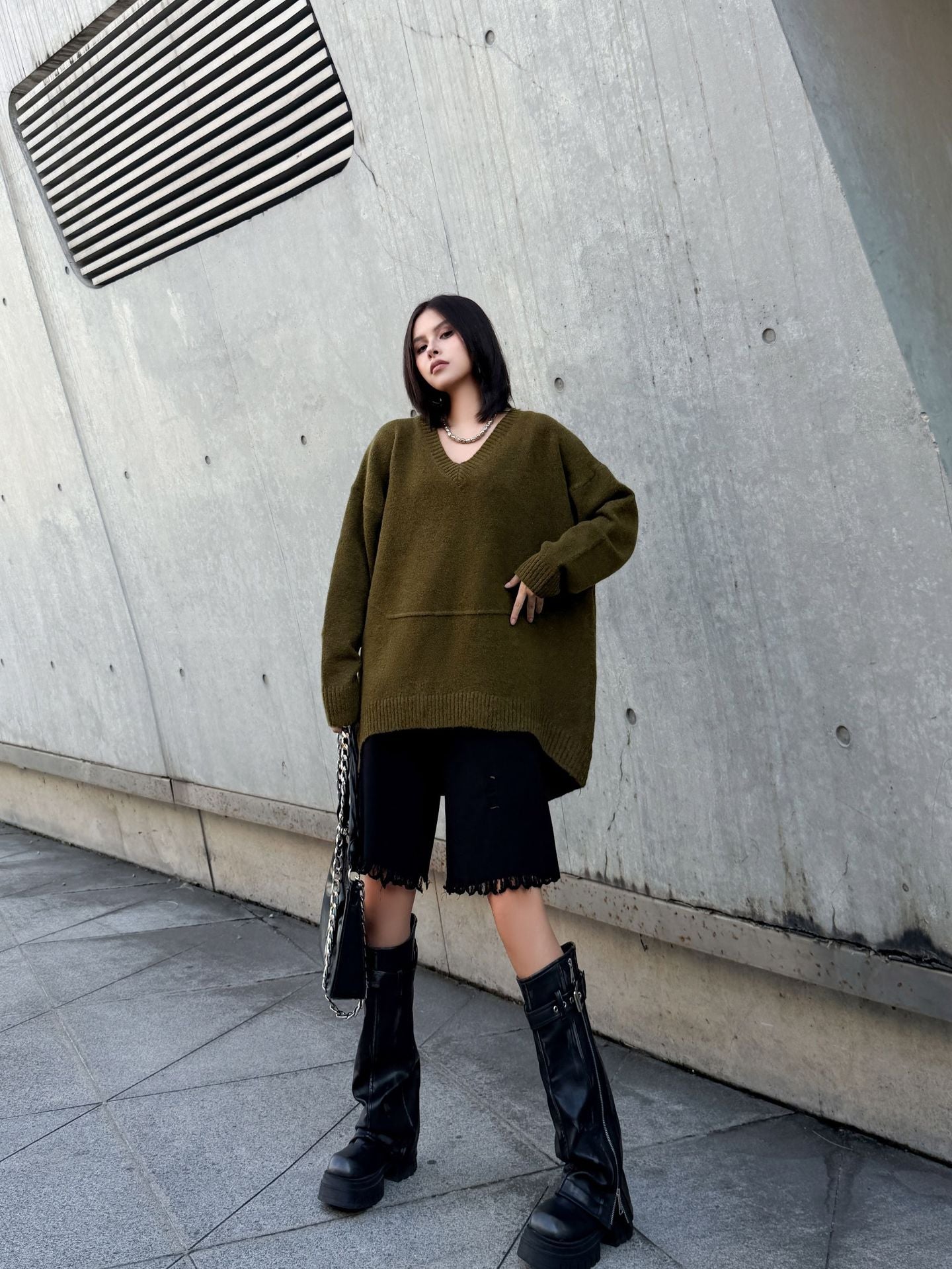 Vネックオーバーセーター