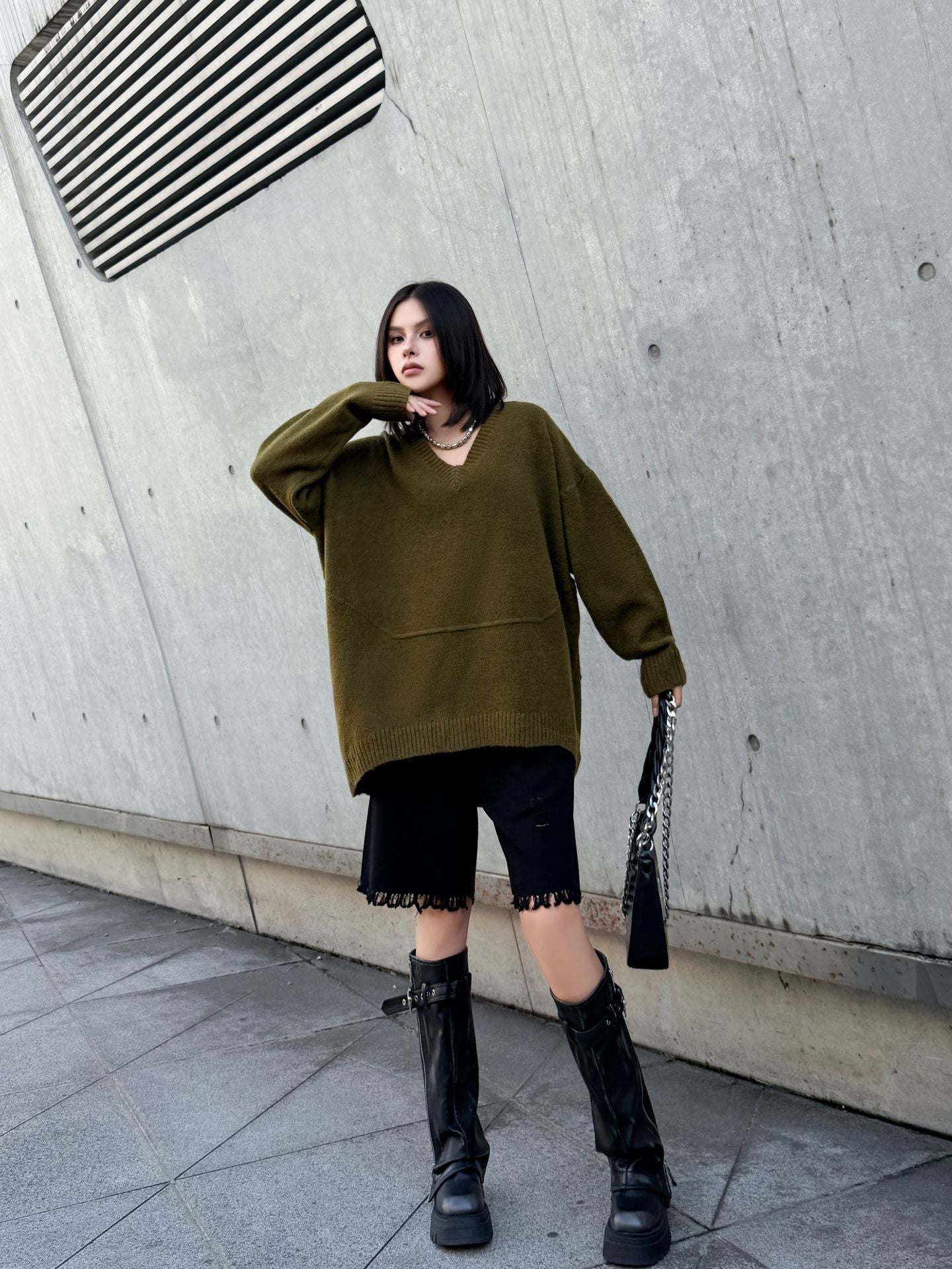 Vネックオーバーセーター