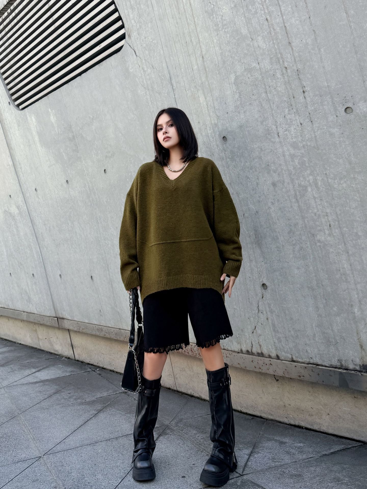 Vネックオーバーセーター