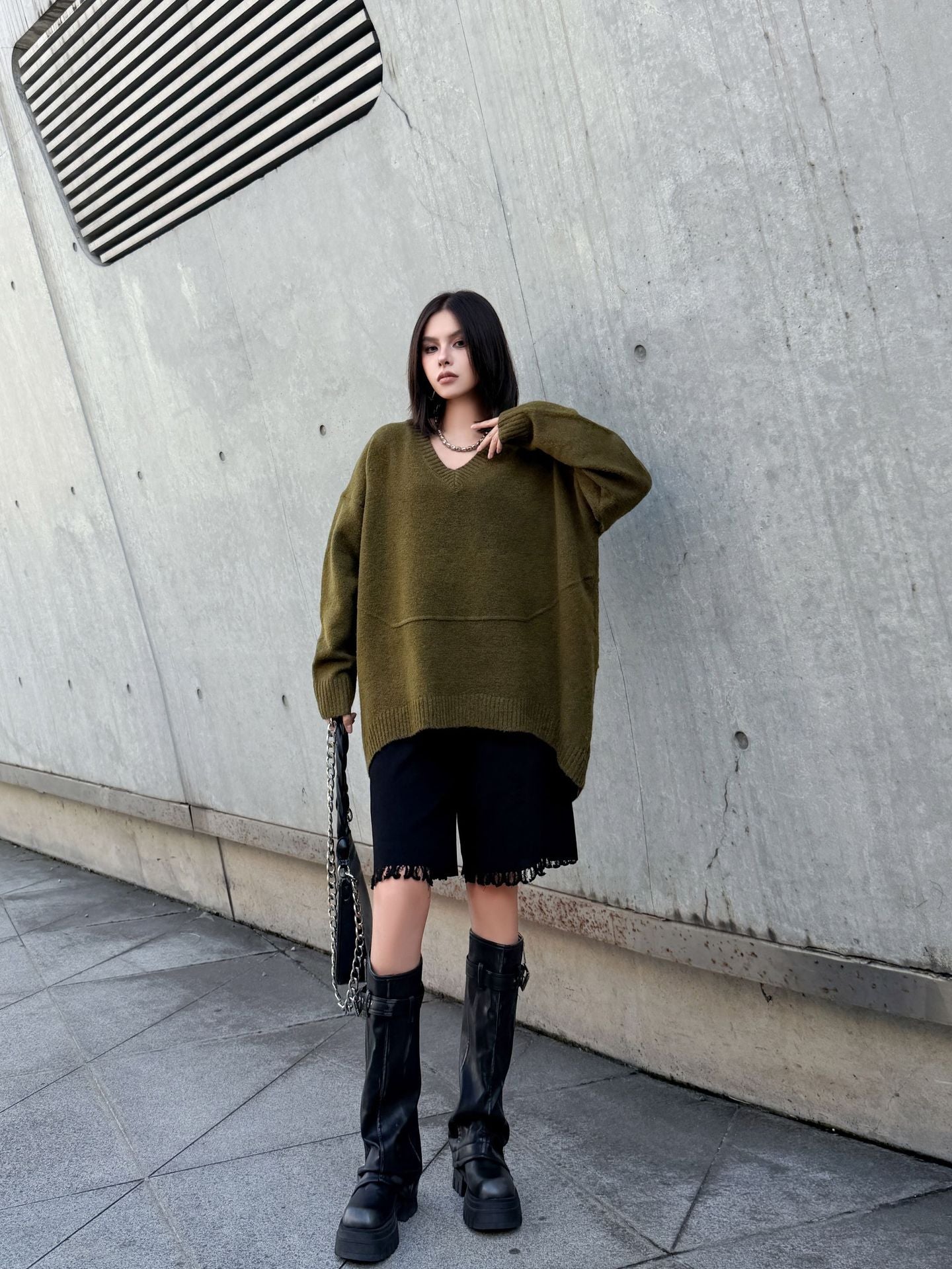 Vネックオーバーセーター