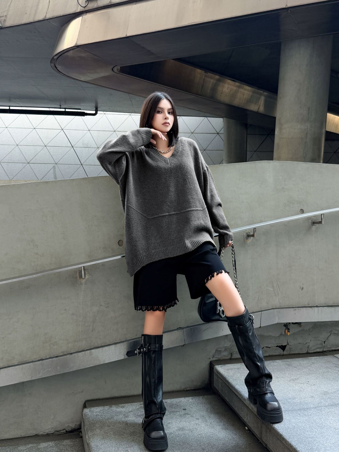 Vネックオーバーセーター