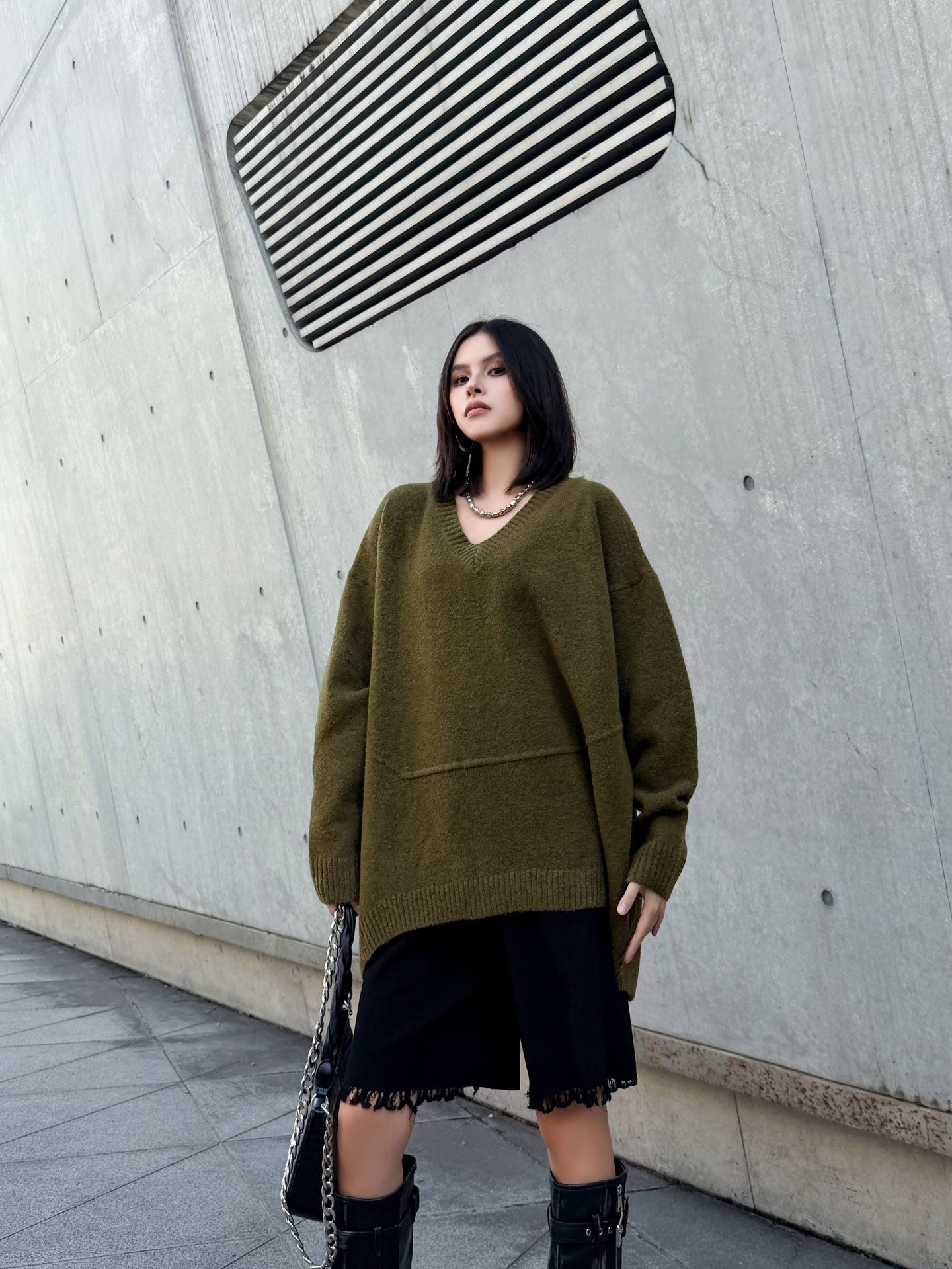 Vネックオーバーセーター