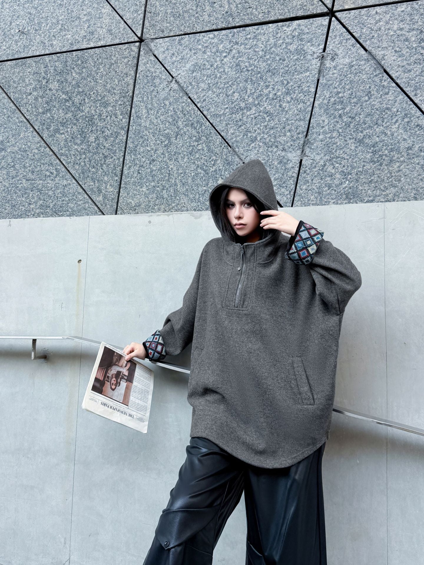 フードエンブロイダリーフリーストップス