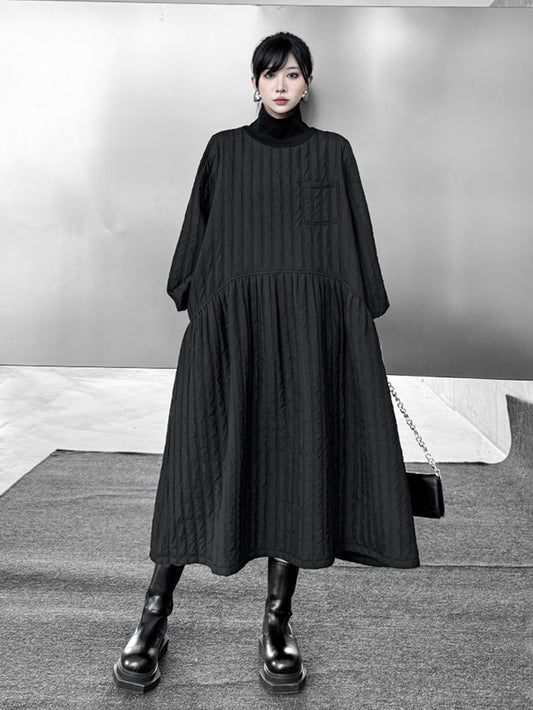 キルティッドハイネックボリュームドレス