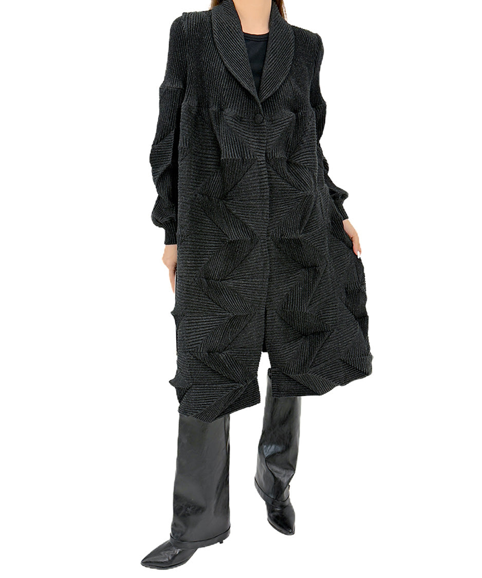 ジオメトリックプレスロングコート