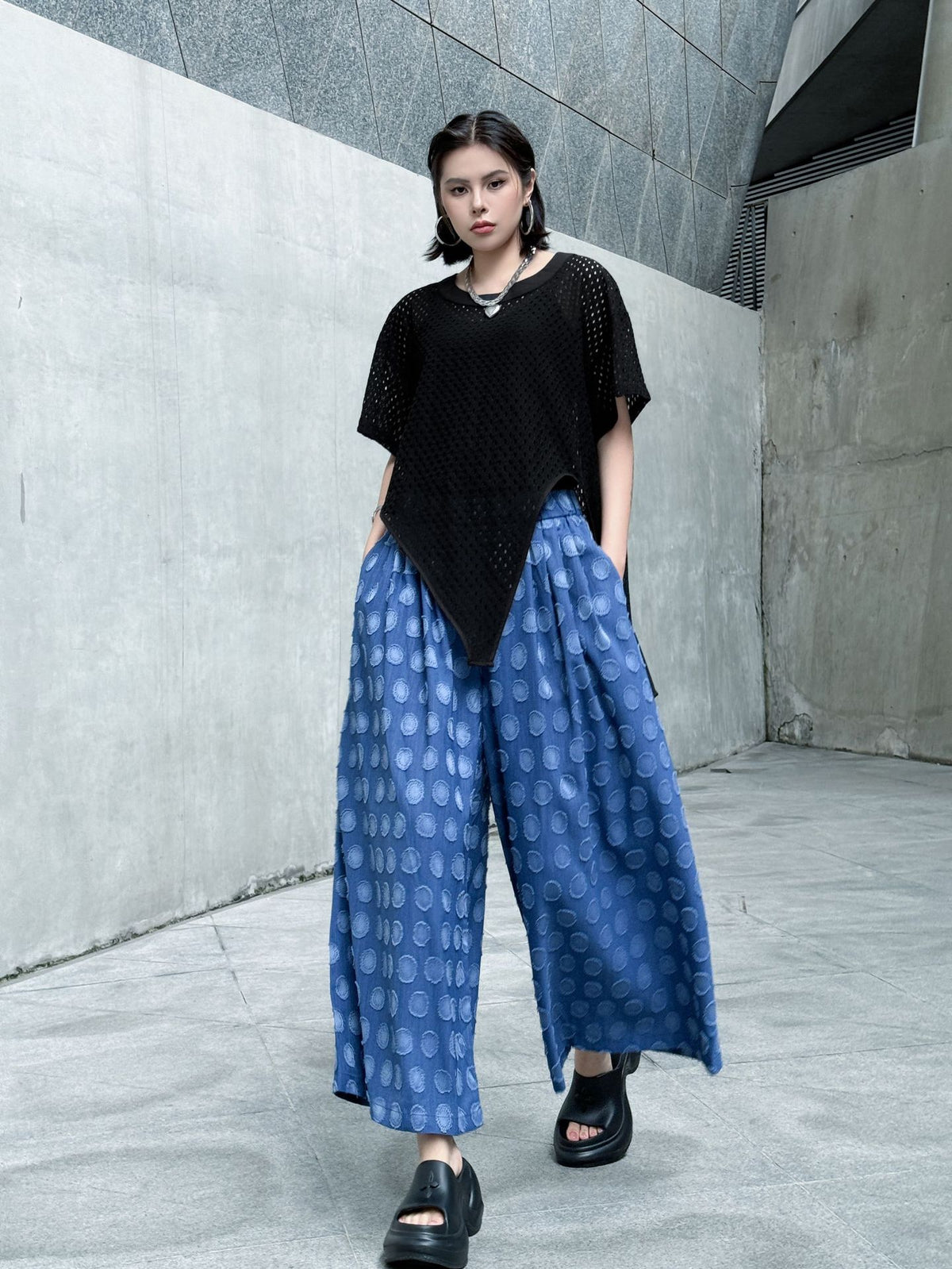 Mesh front cut top 