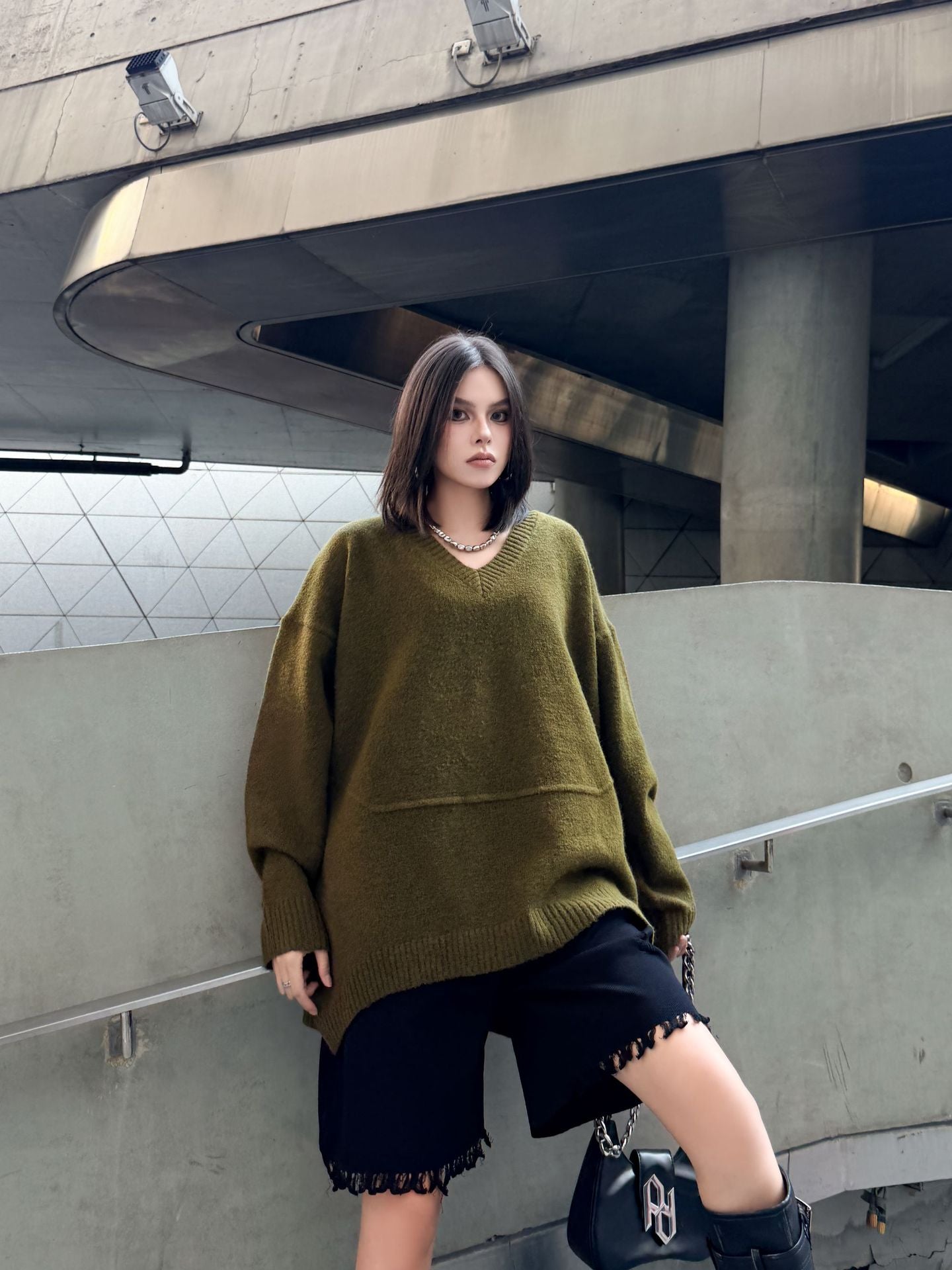 Vネックオーバーセーター