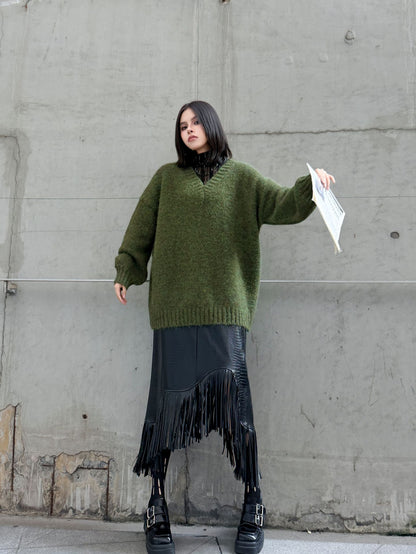 Vネックルーズニットセーター