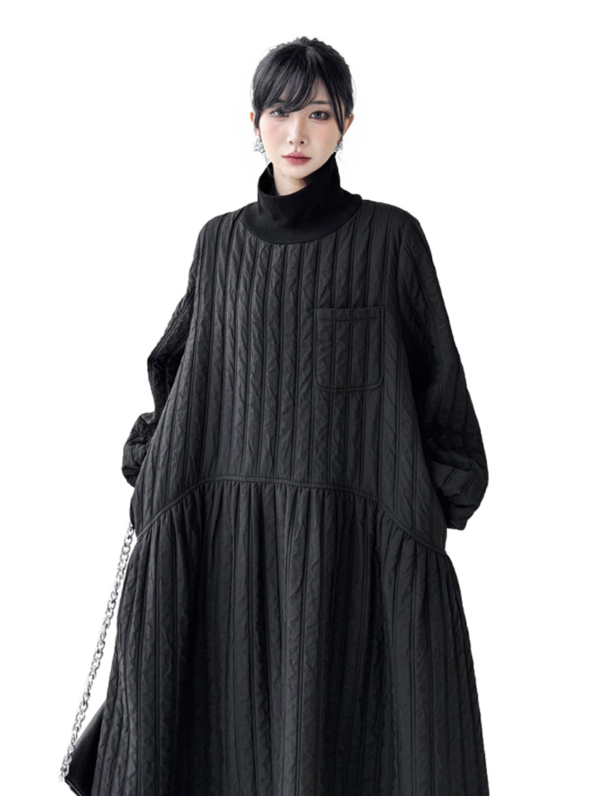 キルティッドハイネックボリュームドレス