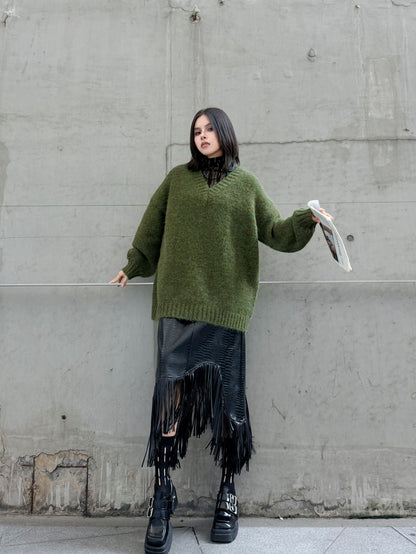 Vネックルーズニットセーター