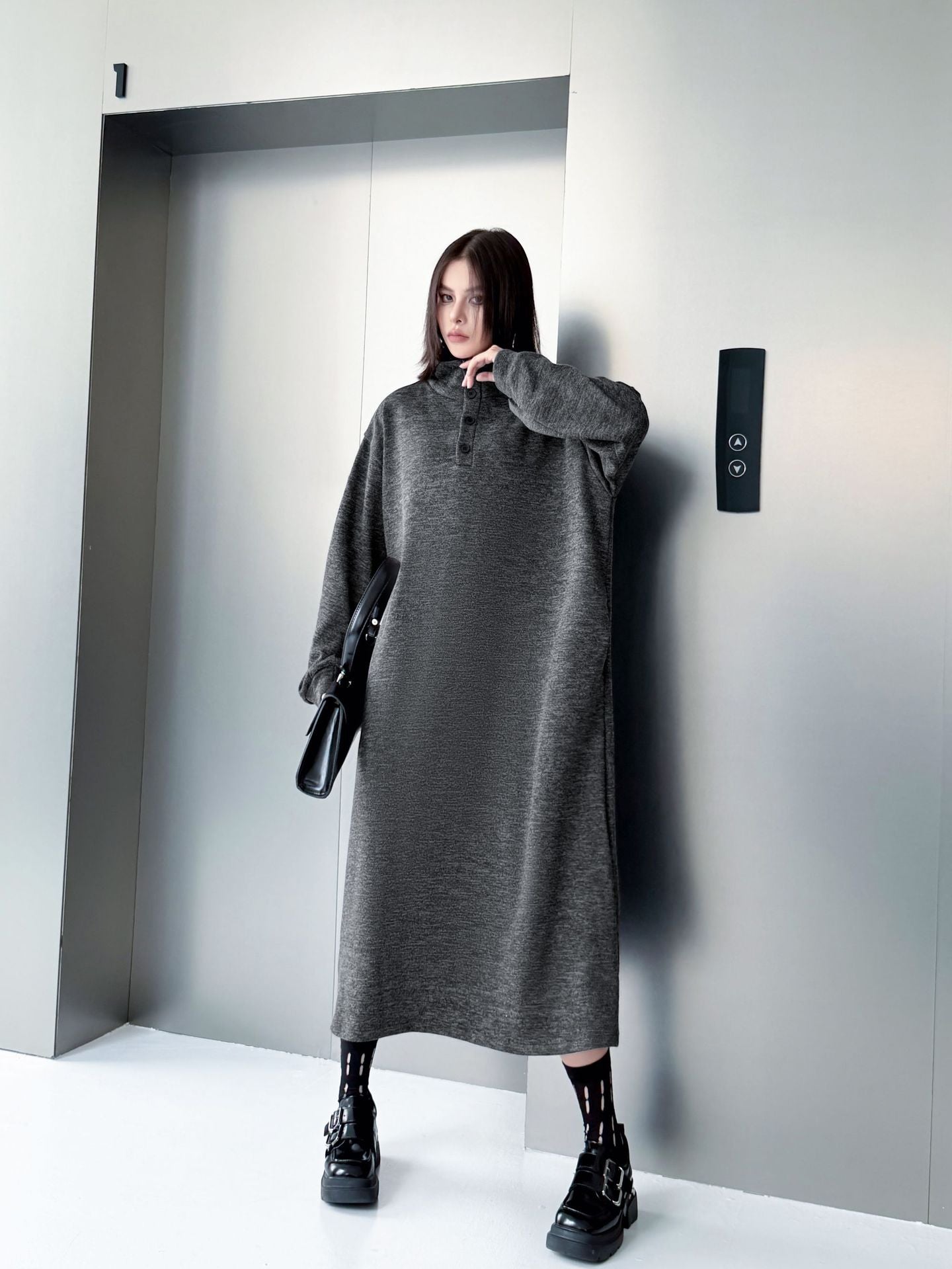 ハイネックボタンロングドレス