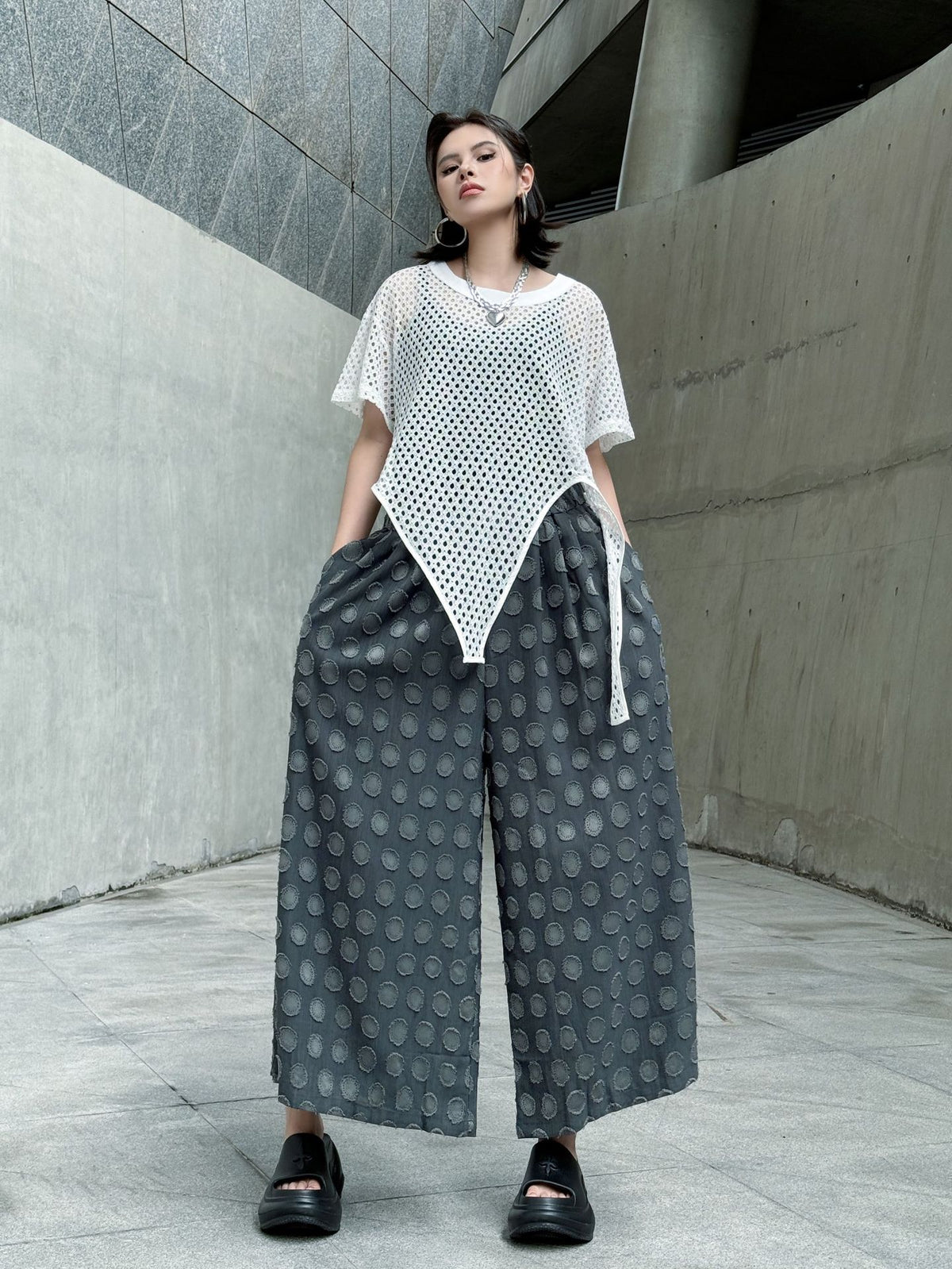 Mesh front cut top 