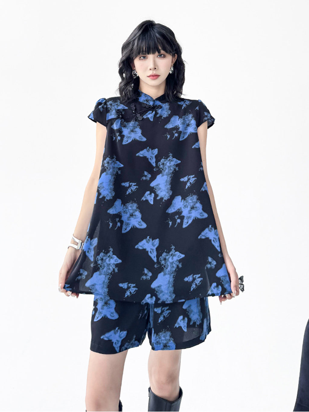 Butterfly pattern top and shorts 