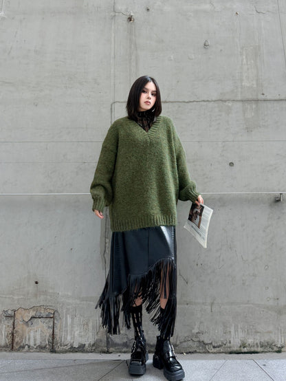 Vネックルーズニットセーター