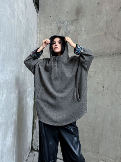 フードエンブロイダリーフリーストップス