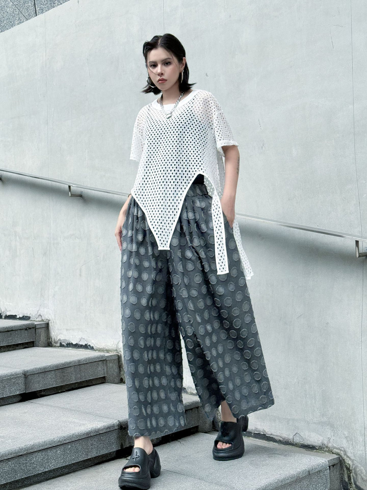 Mesh front cut top 