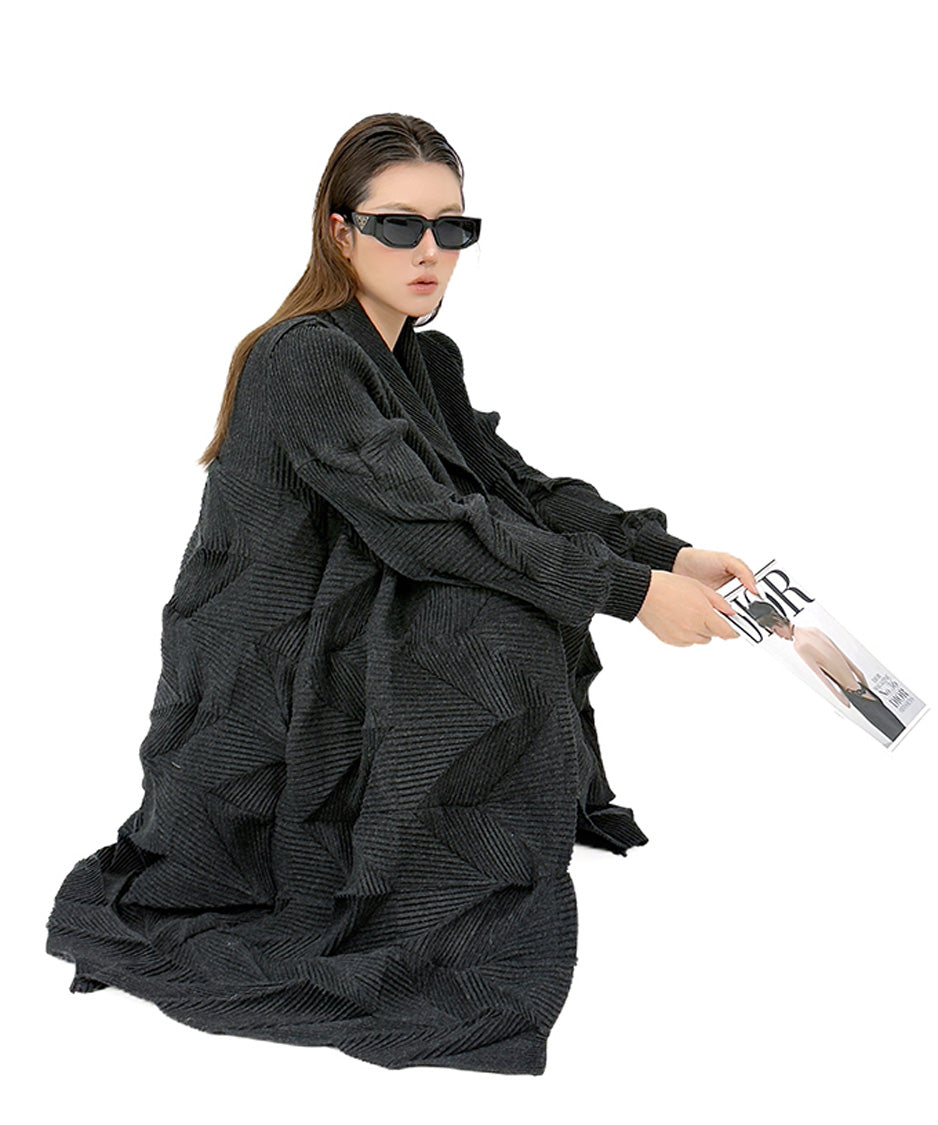 ジオメトリックプレスロングコート