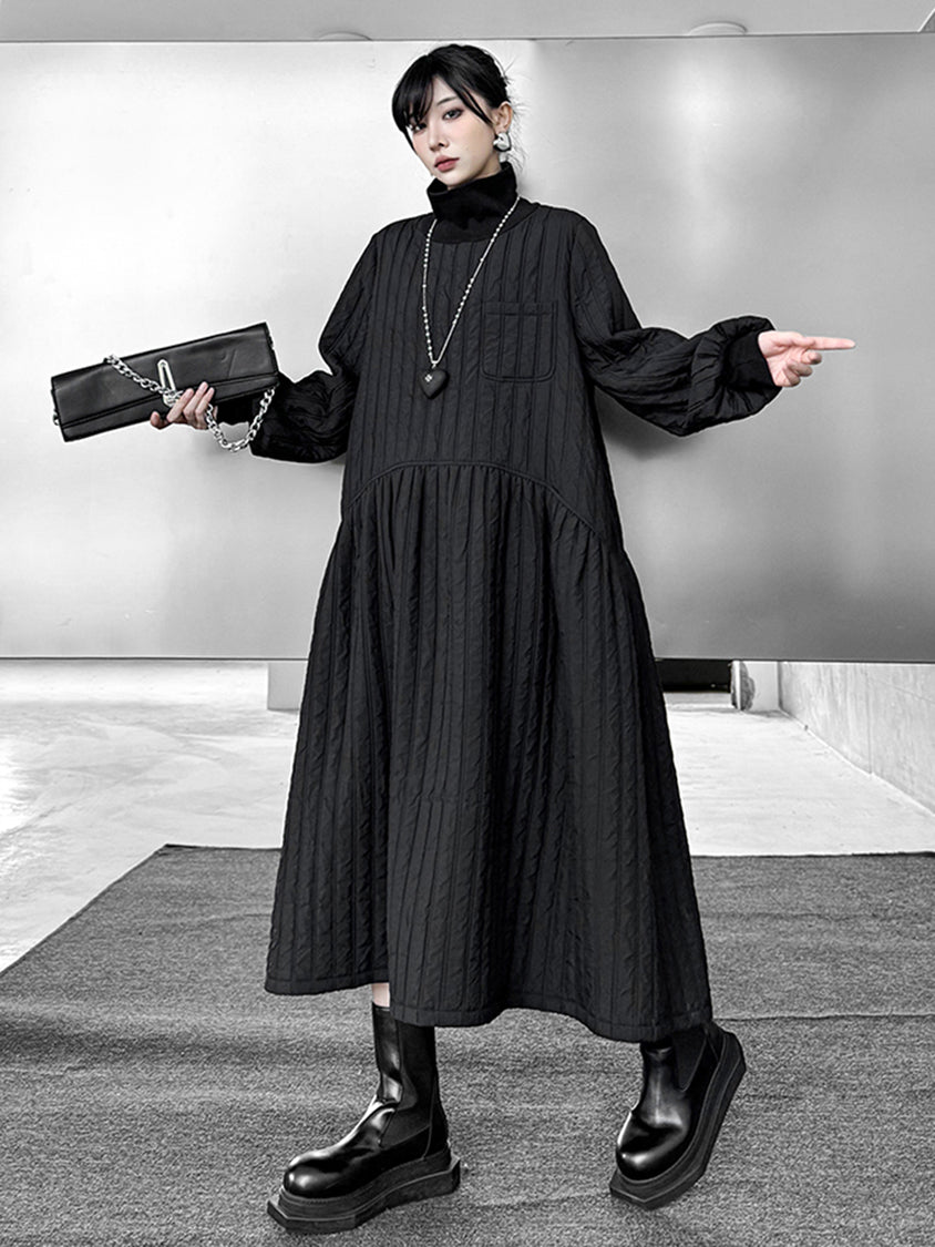 キルティッドハイネックボリュームドレス