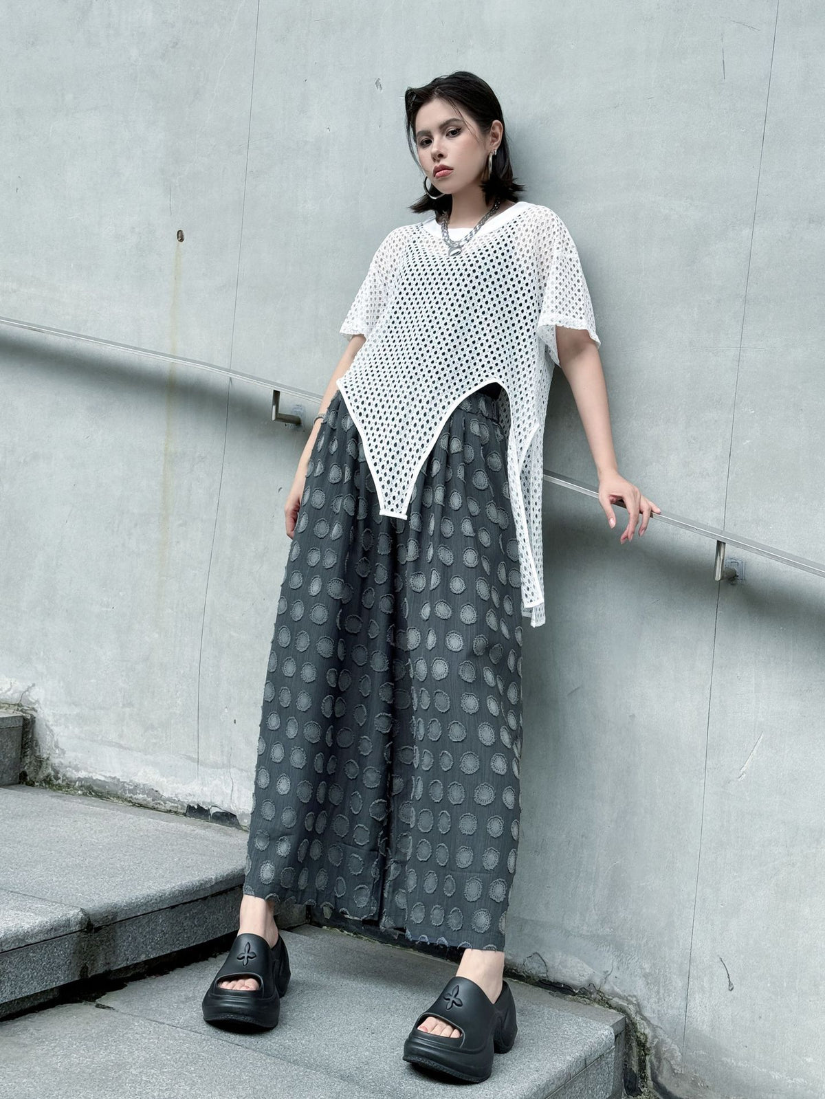 Mesh front cut top 