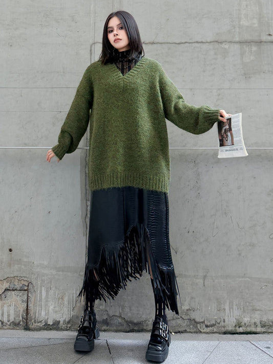 Vネックルーズニットセーター