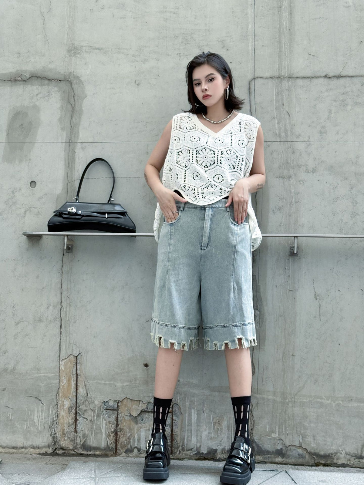 Fringed denim baggy shorts 