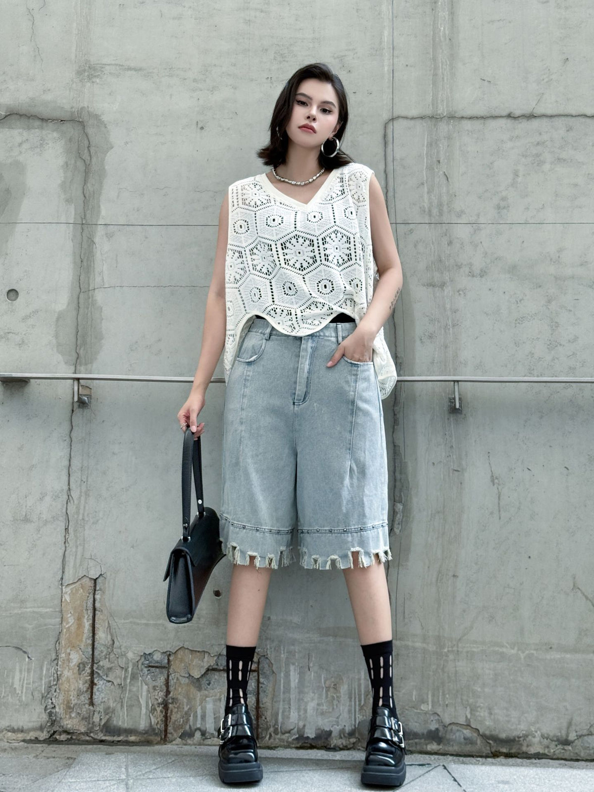 Fringed denim baggy shorts 