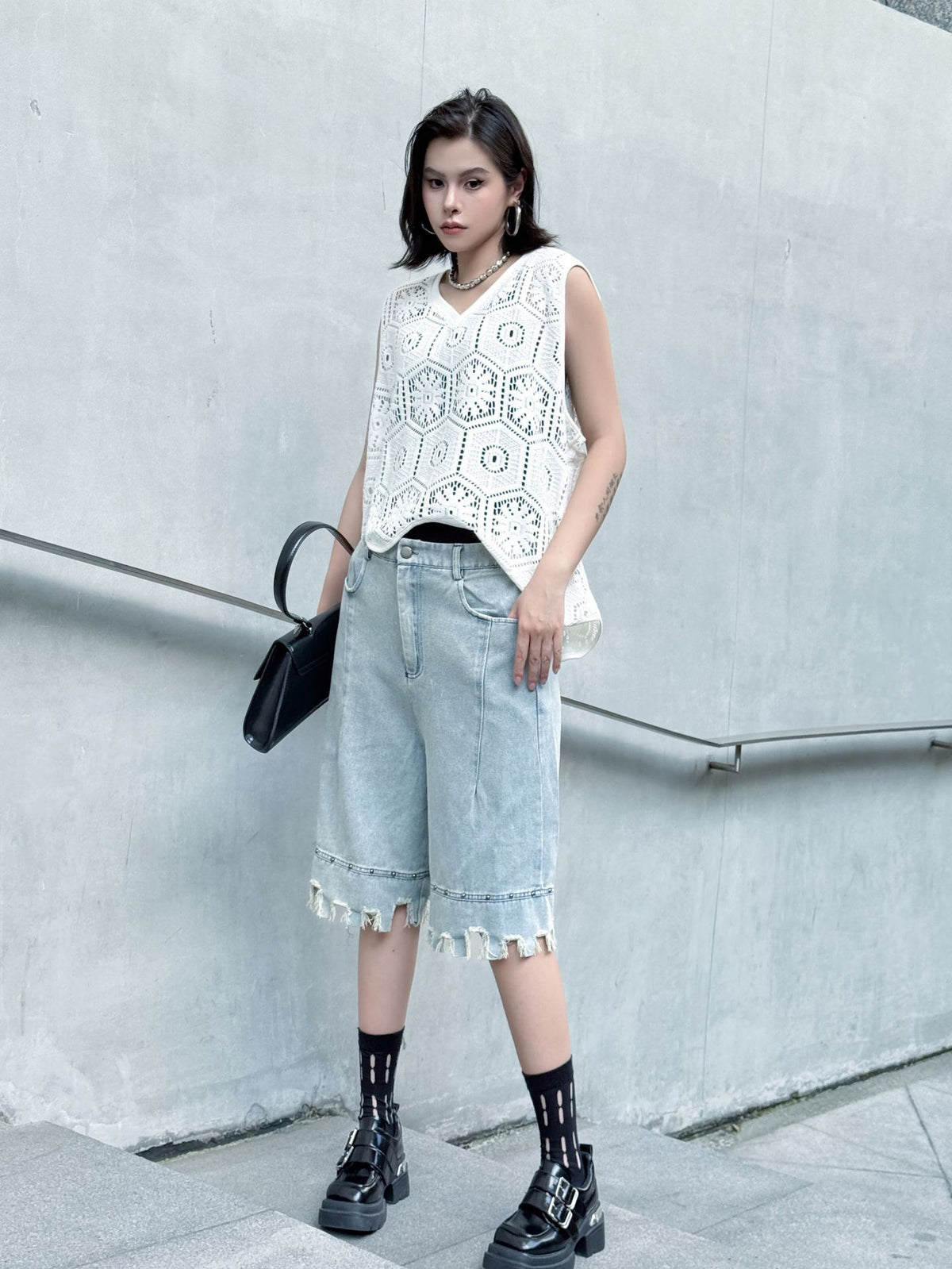Fringed denim baggy shorts 