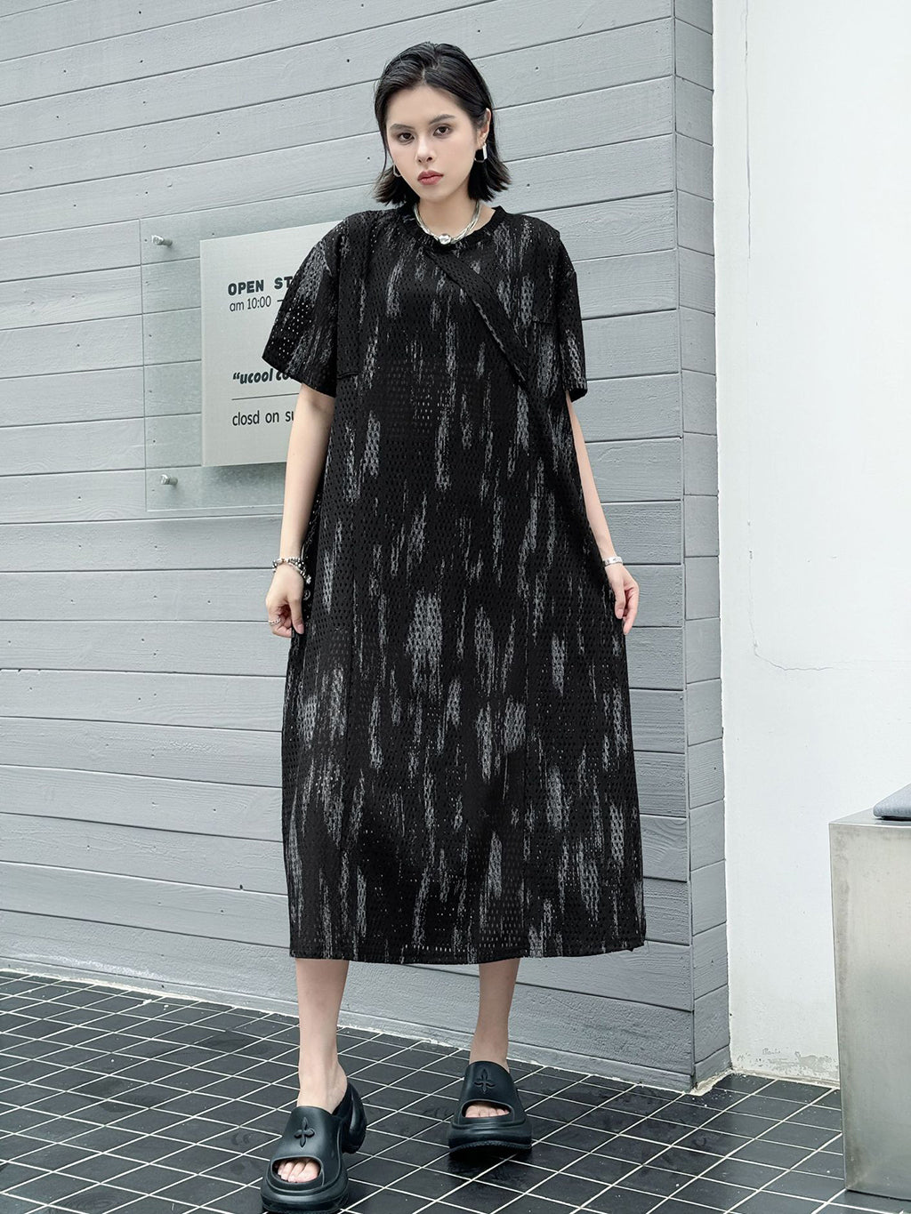Gradient mesh straight dress 