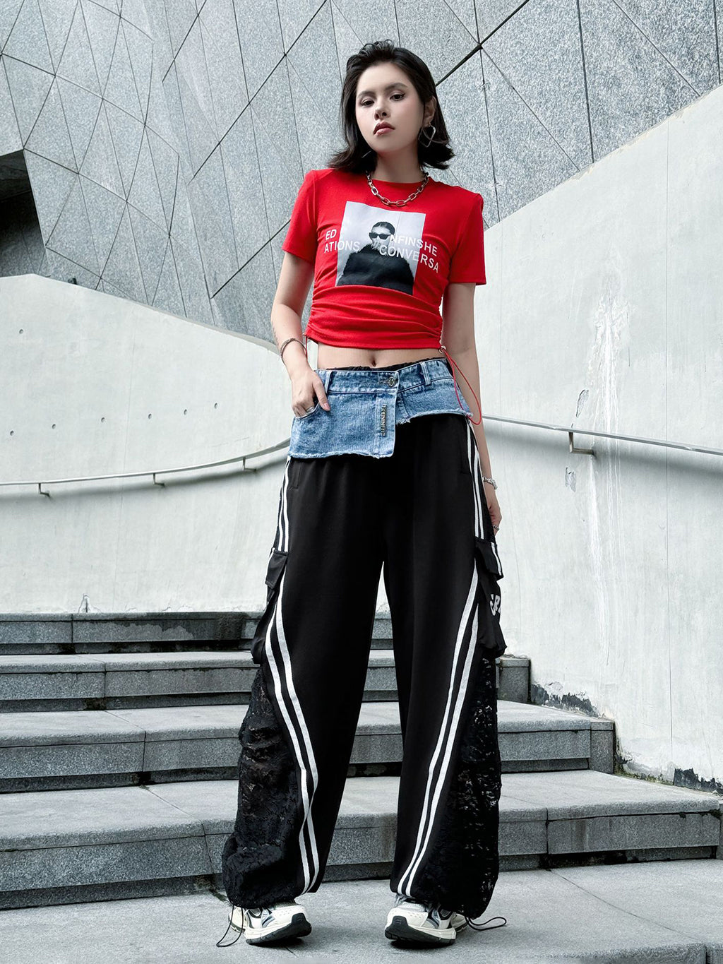 Lace-docking denim cargo pants 