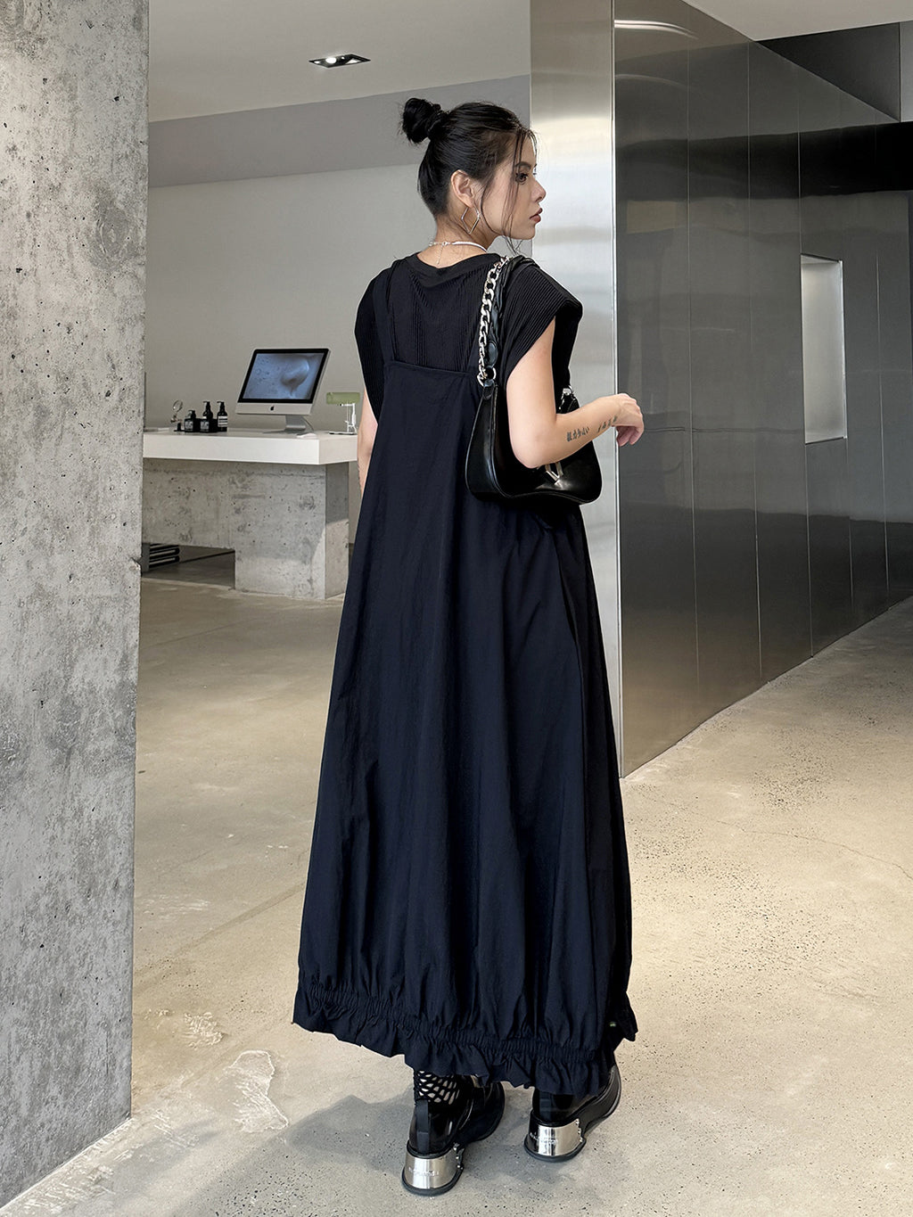 Shoulder belt gathered dress 