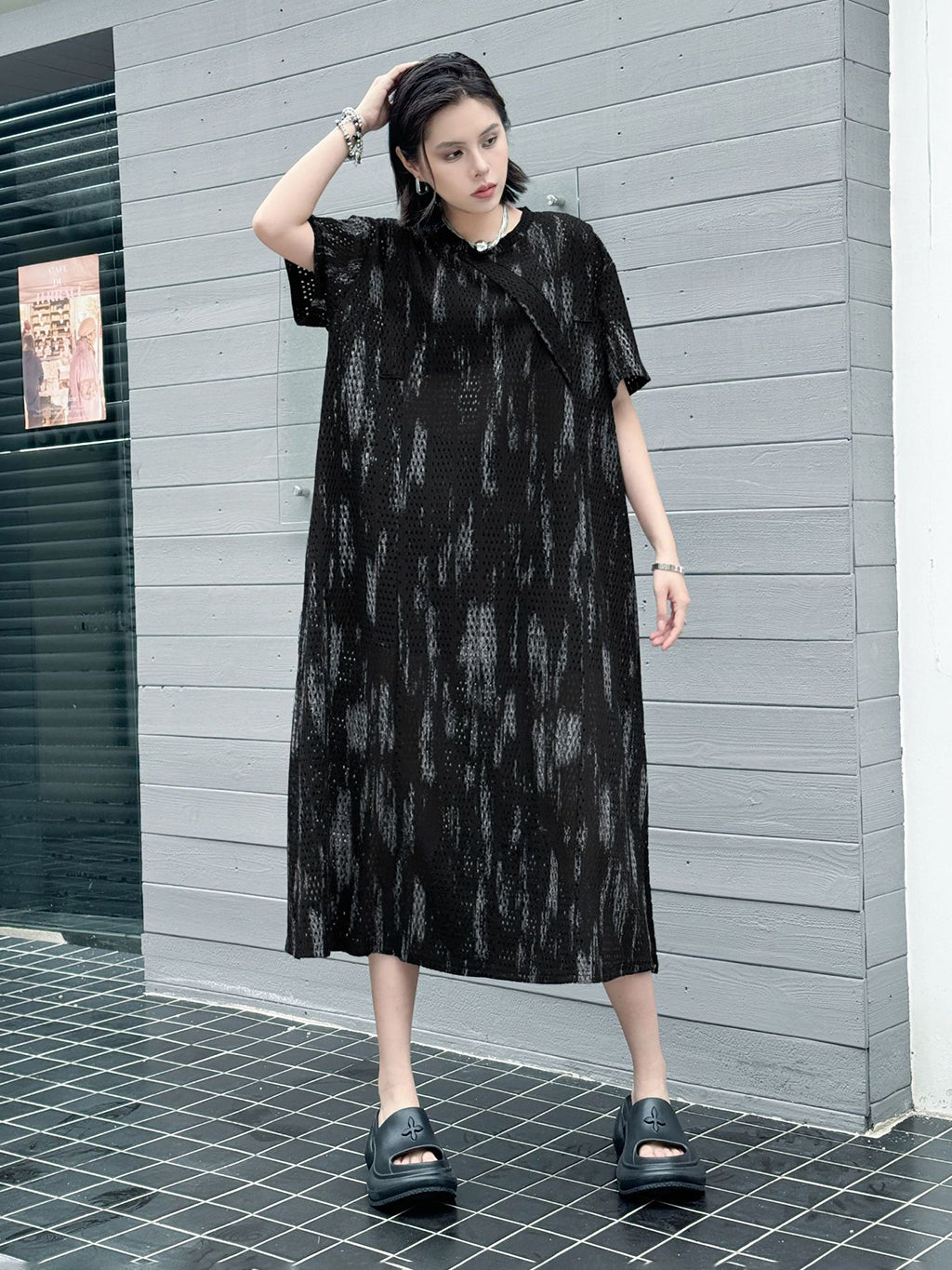 Gradient mesh straight dress 
