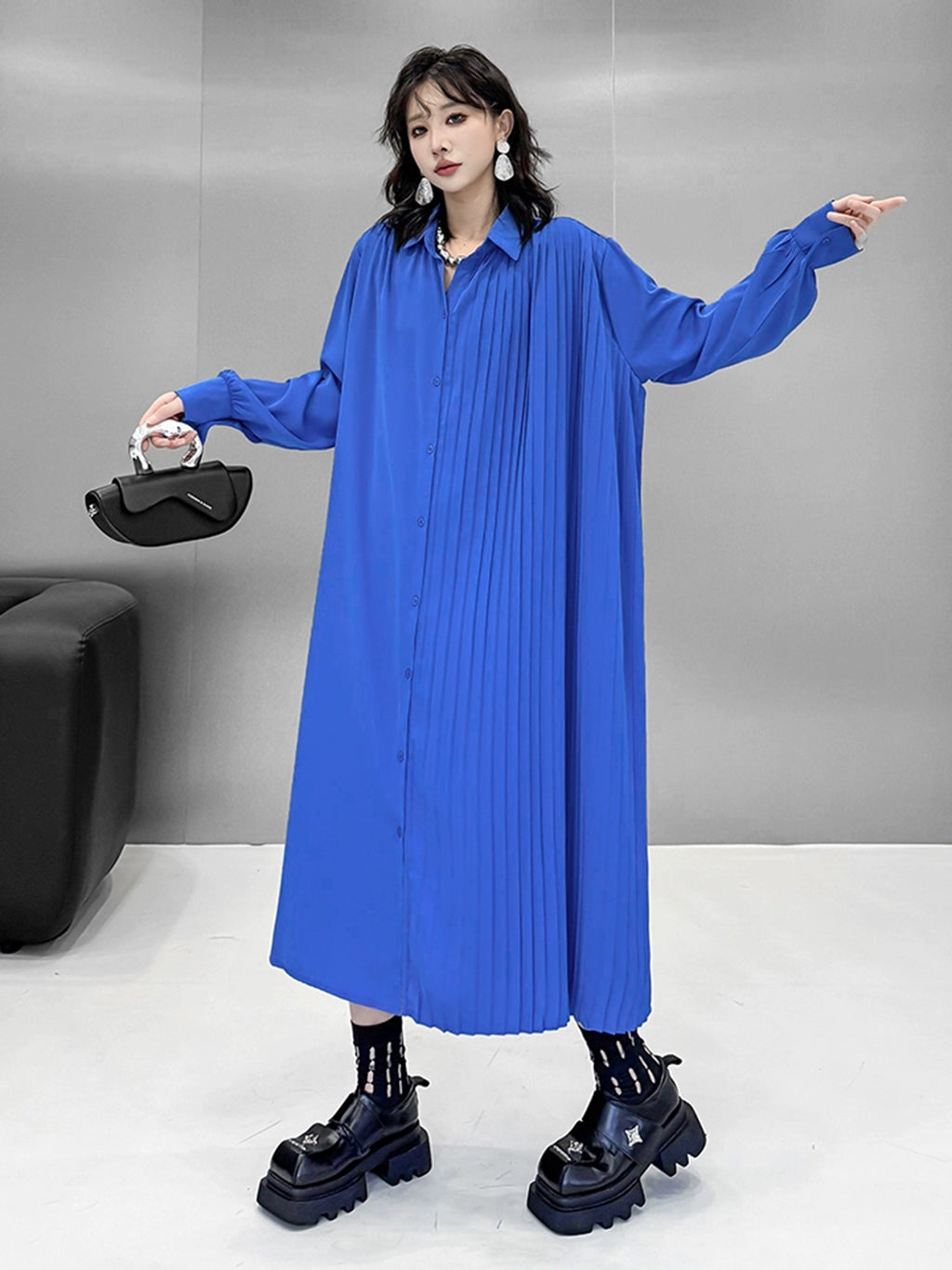 Scarf tie blouse and denim pants series 