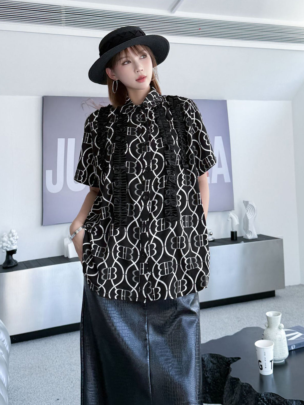 Logo pattern ruffle blouse 