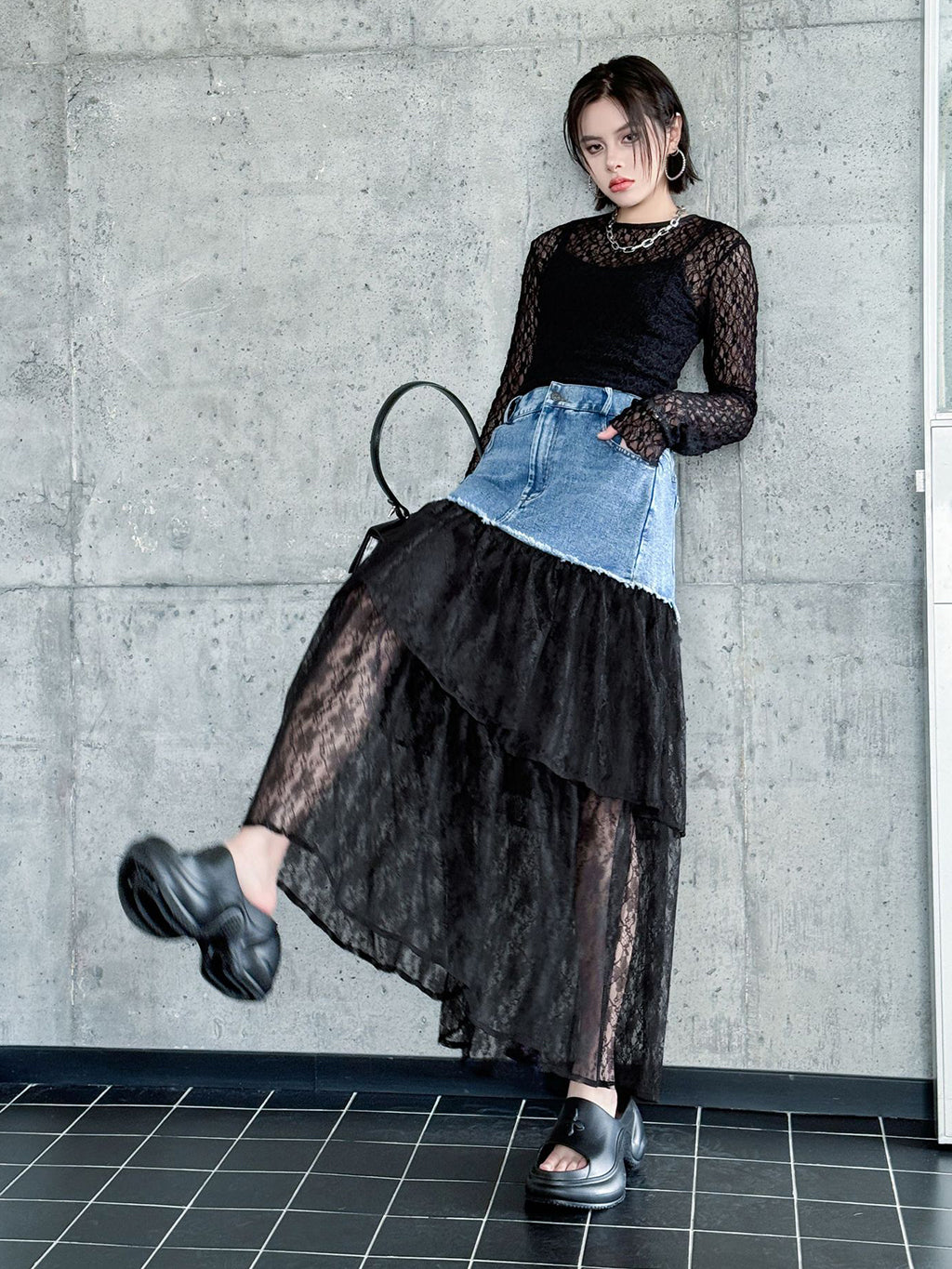 Denim and lace combination skirt 