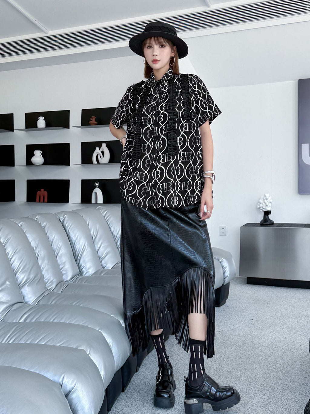 Logo pattern ruffle blouse 