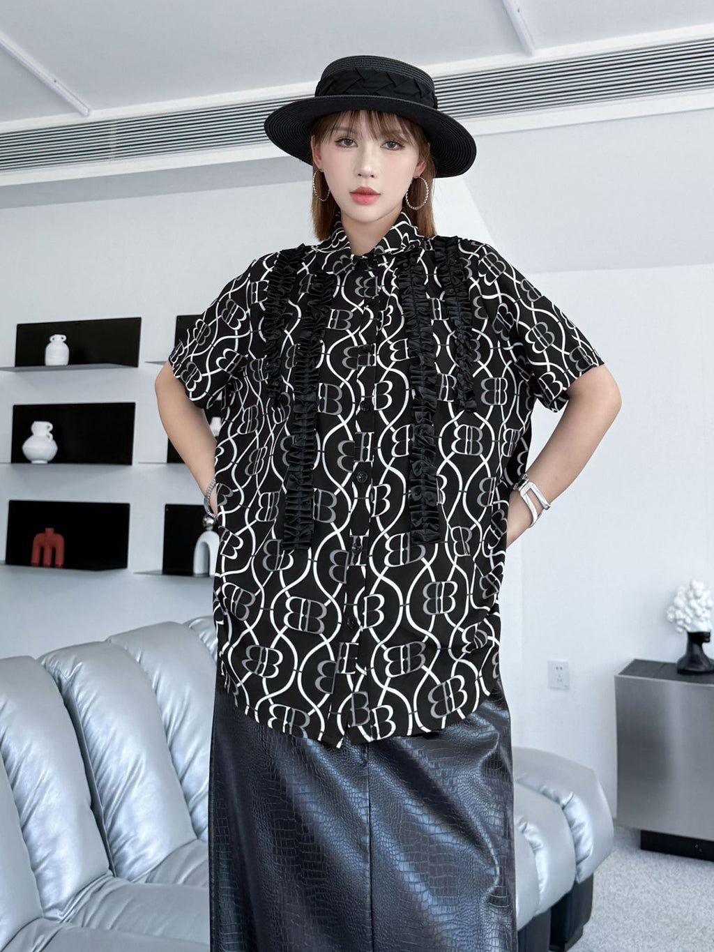 Logo pattern ruffle blouse 