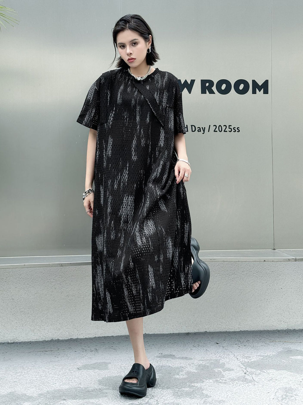 Gradient mesh straight dress 