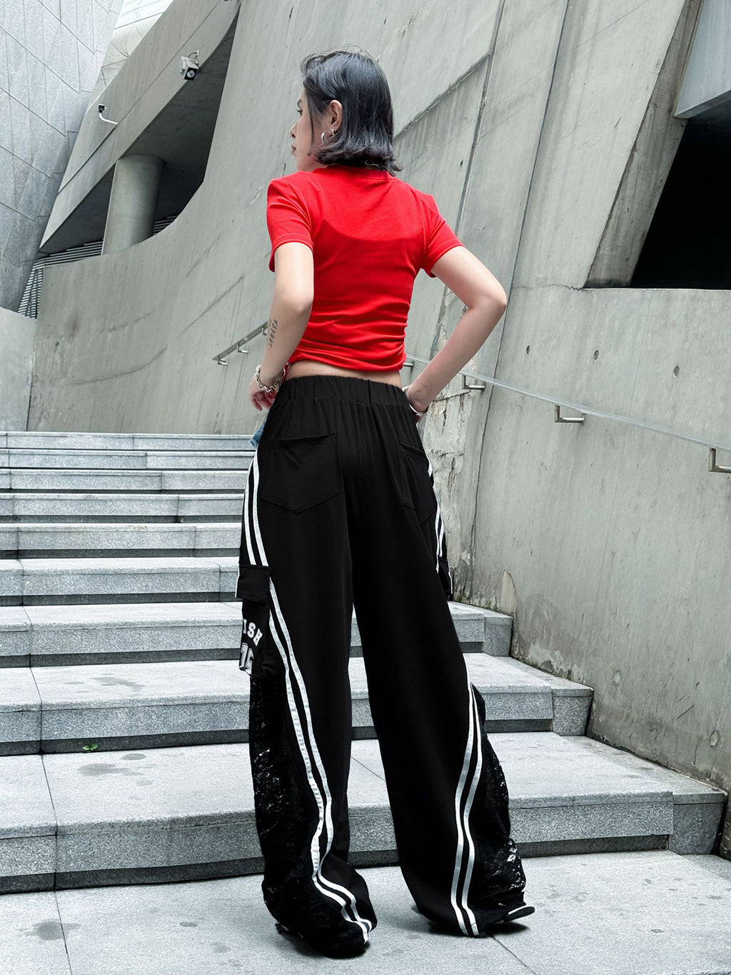 Lace-docking denim cargo pants 