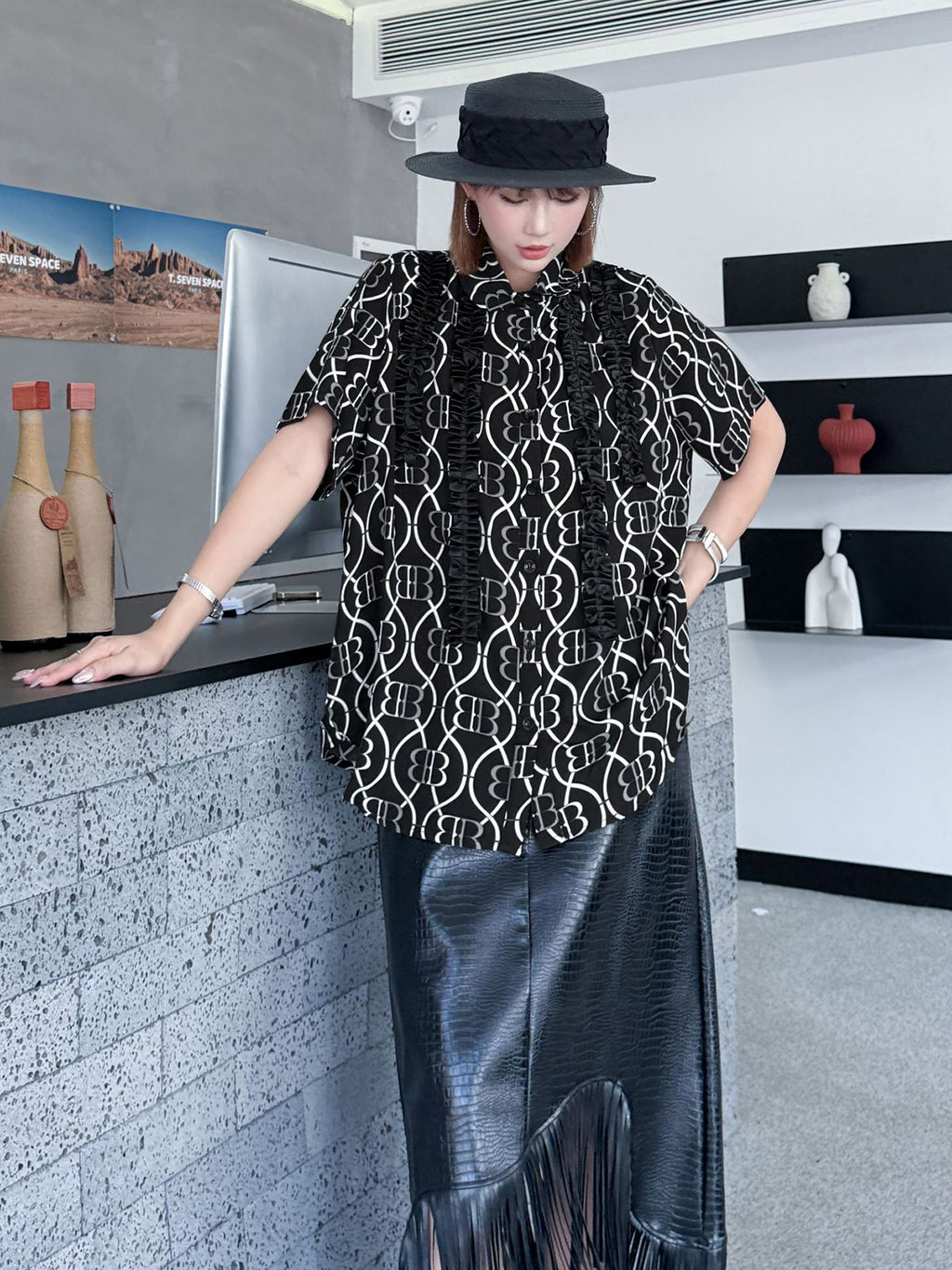 Logo pattern ruffle blouse 