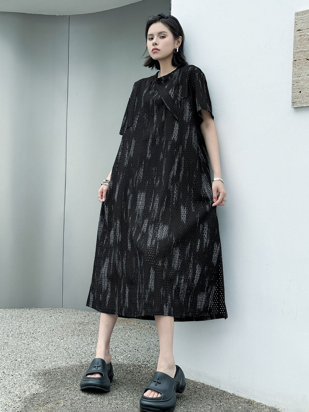 Gradient mesh straight dress 