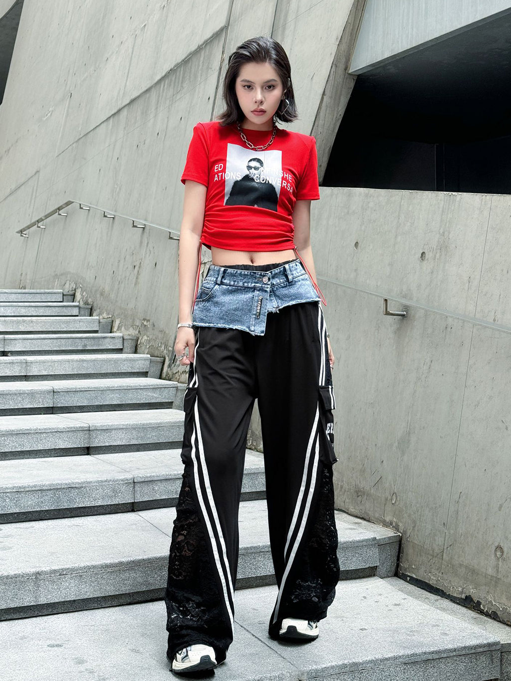 Lace-docking denim cargo pants 
