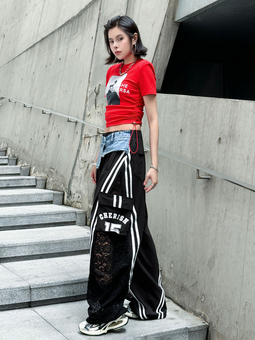 Lace-docking denim cargo pants 
