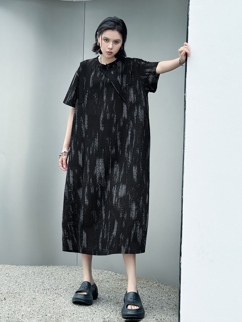 Gradient mesh straight dress 