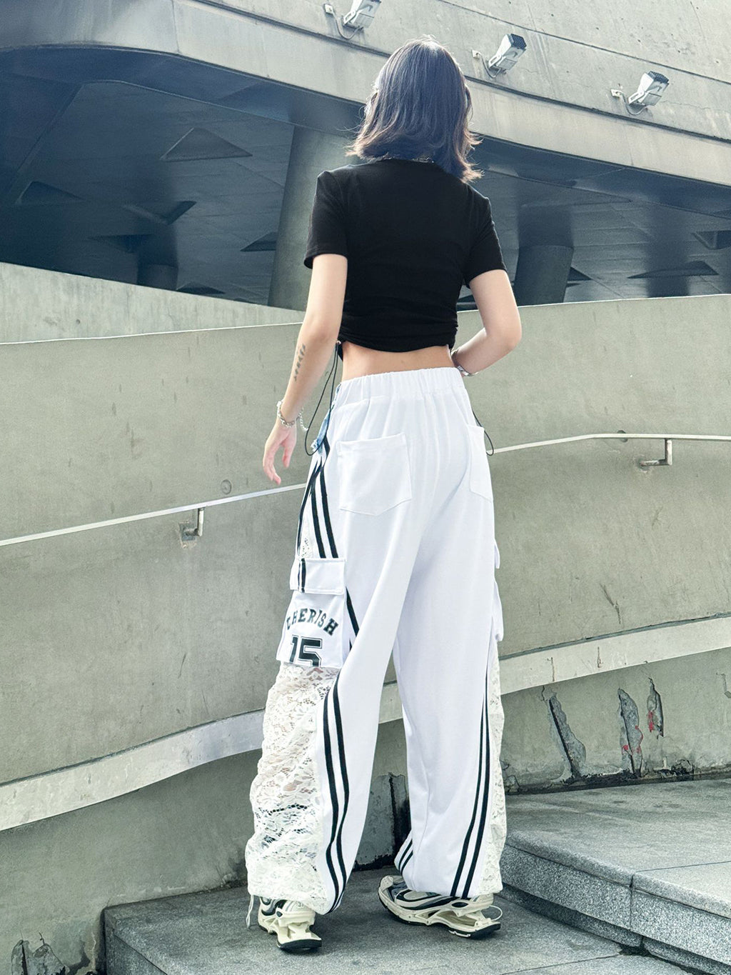 Lace-docking denim cargo pants 